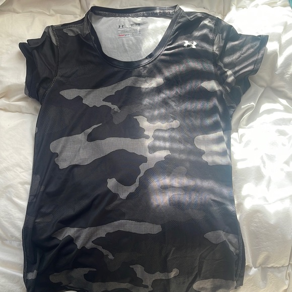Under Armour Tops - Under Armour Camo Fitted Shirt